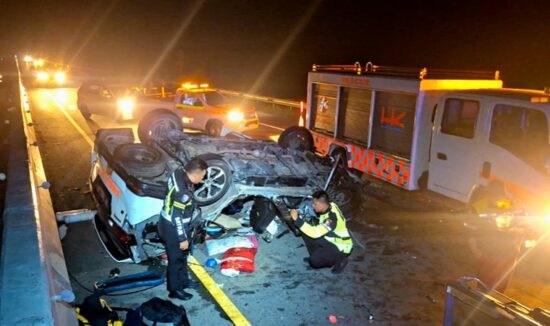 Kecelakaan Maut Ambulans di Tol Pekanbaru-Dumai, Tiga Penumpang Tewas Kecelakaan Maut Ambulans di Tol Pekanbaru-Dumai, Tiga Penumpang Tewas
