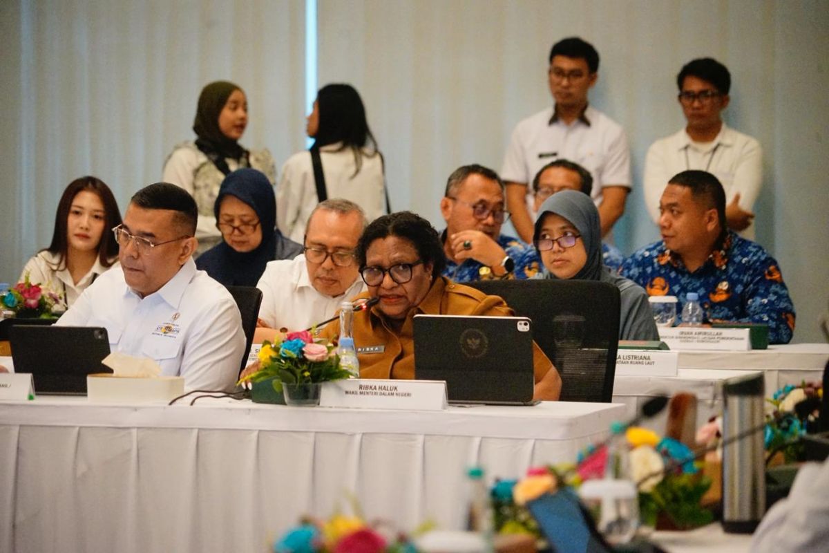 Wamendagri Ribka: Pendidikan Kunci Utama Tingkatkan Kualitas SDM Menuju Indonesia Emas 2045 Wamendagri Ribka: Pendidikan Kunci Utama Tingkatkan Kualitas SDM Menuju Indonesia Emas 2045