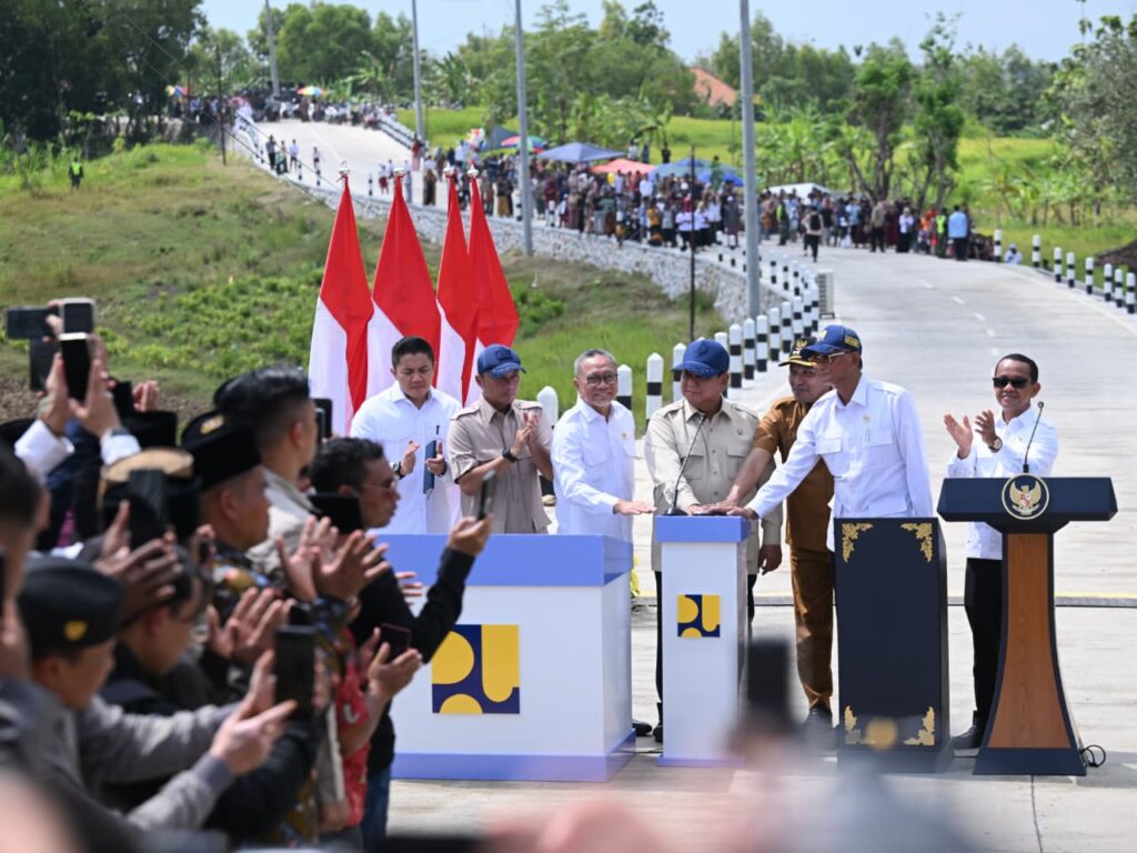Resmikan Jalan Daerah di Madura, Prabowo Tekankan Pentingnya Perawatan Infrastruktur