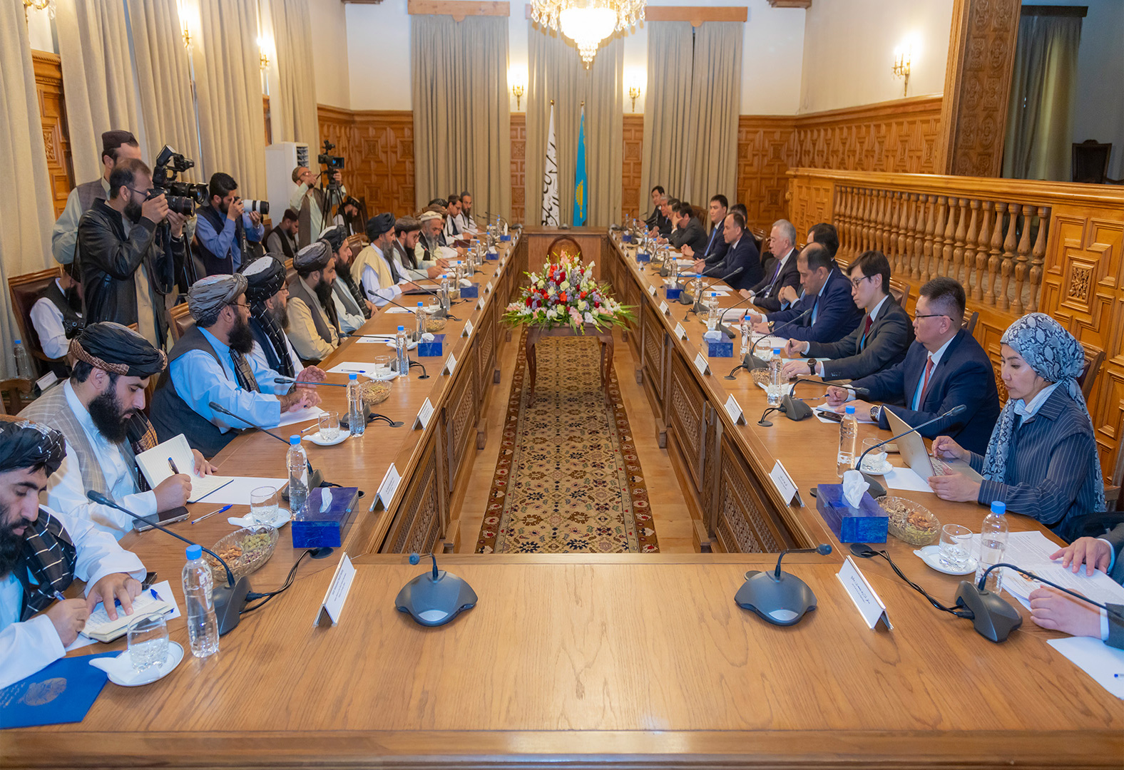 Afghanistan dan Kazakhstan Perkuat Hubungan Politik serta Ekonomi