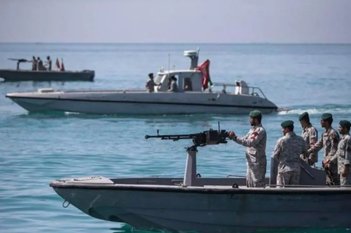 Kapal Kargo Berbendera Singapura Diserang di Selat Hormuz, PBB Tunda Evakuasi Ratusan Kapal
