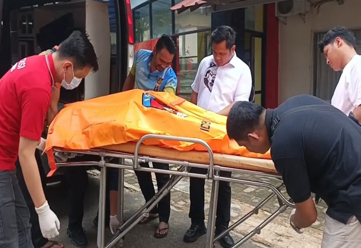 Baku Tembak Polisi dengan Komplotan Pencuri BTS di Lampung, Satu Pelaku Tewas Baku Tembak Polisi dengan Komplotan Pencuri BTS di Lampung, Satu Pelaku Tewas