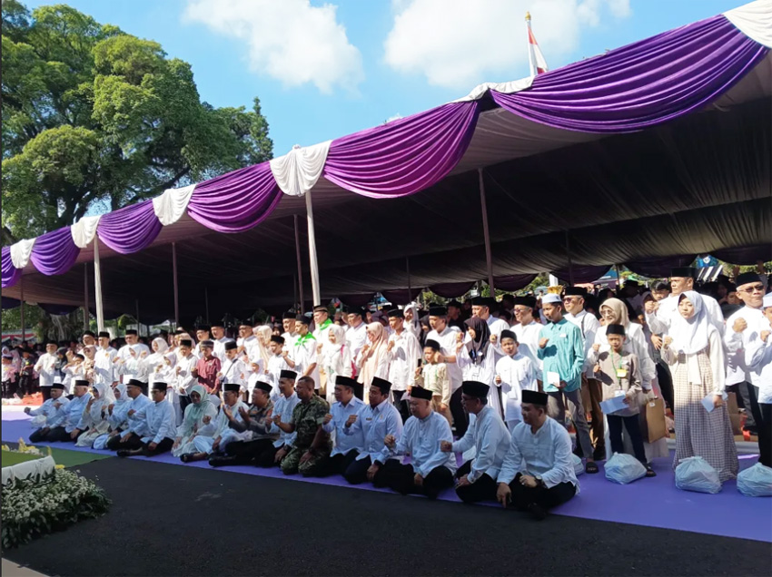 Muharram Jadi Momentum Berbagi, Pemkab Ciamis Salurkan Santunan kepada 2.650 Anak Yatim dan Dhuafa Muharram Jadi Momentum Berbagi, Pemkab Ciamis Salurkan Santunan kepada 2.650 Anak Yatim dan Dhuafa