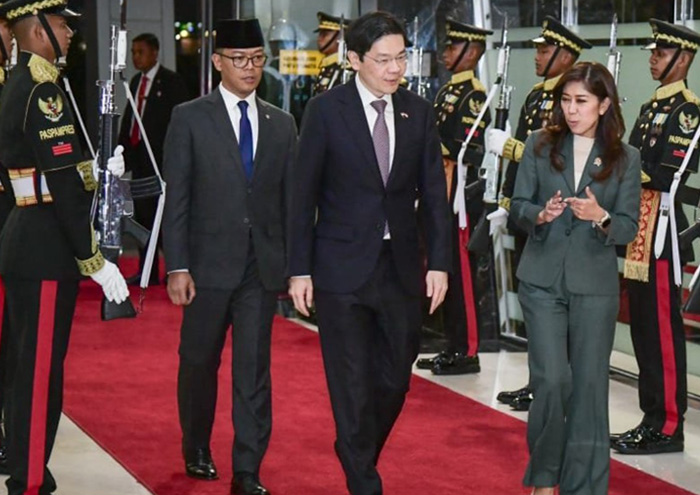 PM Singapura Lawrence Wong Tiba di Jakarta, Disambut Menlu Sugiono PM Singapura Lawrence Wong Tiba di Jakarta, Disambut Menlu Sugiono