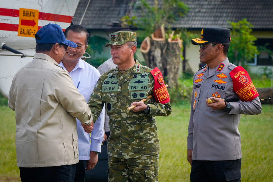 Prabowo Minta Birokrat, TNI, Polri, dan Jaksa Introspeksi Diri Prabowo Minta Birokrat, TNI, Polri, dan Jaksa Introspeksi Diri