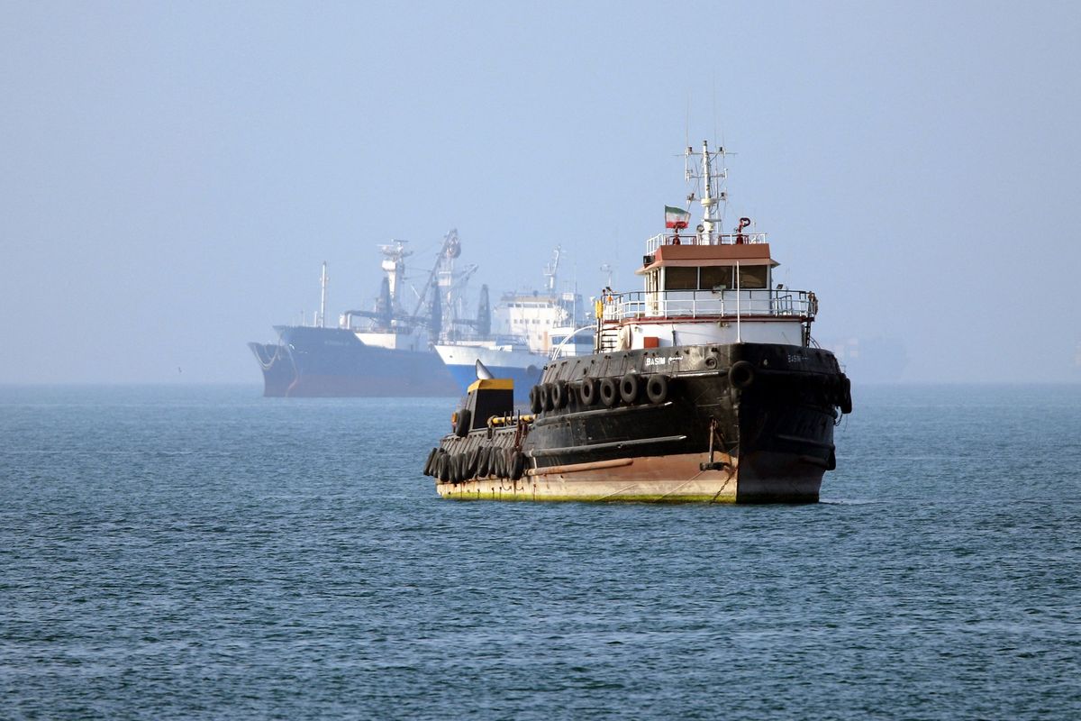 Iran Kembali Tutup Selat Hormuz Usai Insiden Kapal Melintas Tanpa Izin Iran Kembali Tutup Selat Hormuz Usai Insiden Kapal Melintas Tanpa Izin