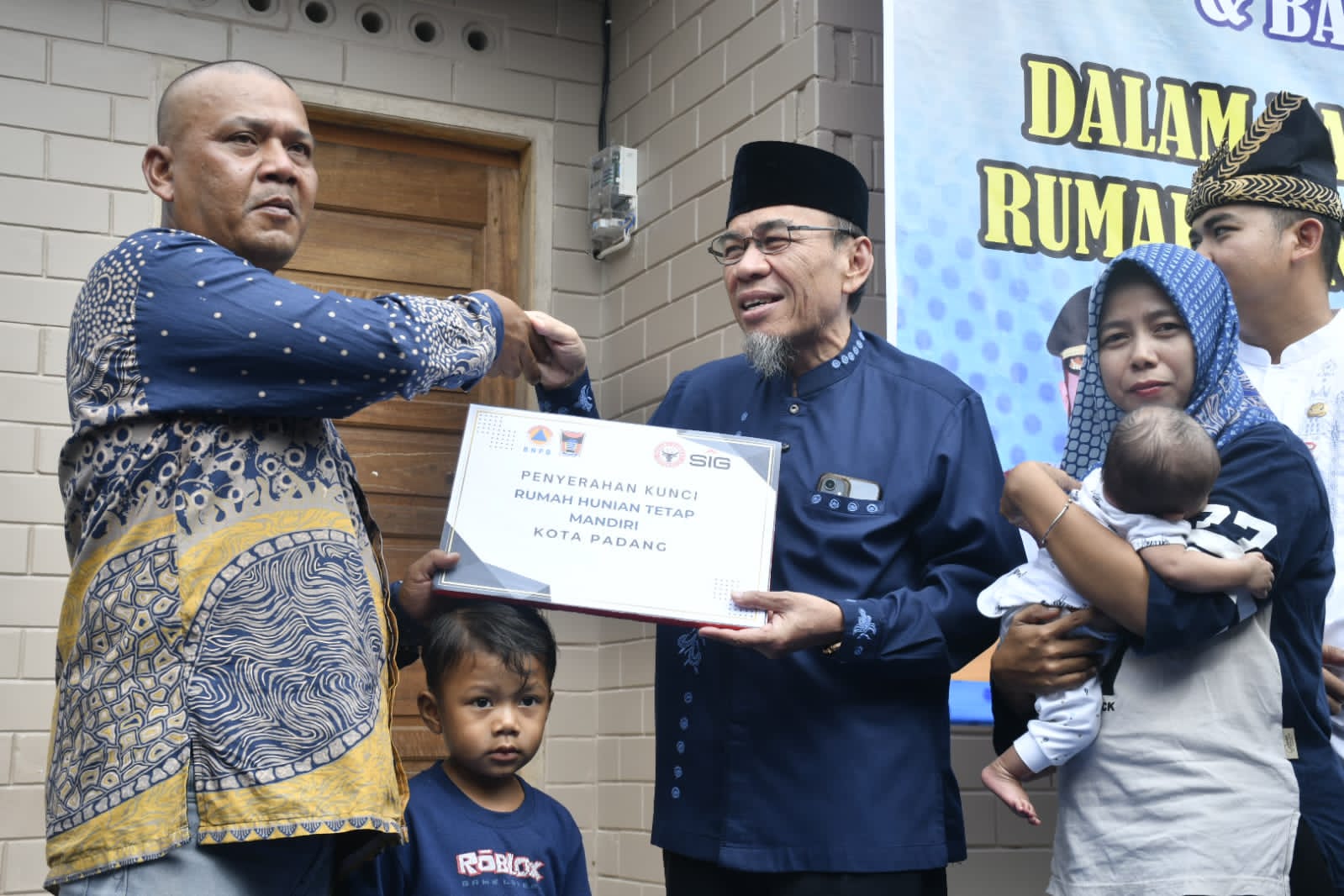 Pemkot Padang Dorong Warga Segera Mendaftar Program Bansos Digital Perlinsos Pemkot Padang Dorong Warga Segera Mendaftar Program Bansos Digital Perlinsos