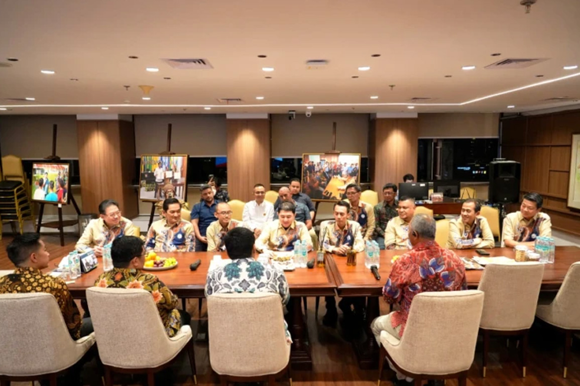 Menteri PKP Dorong APERSI Perkuat Sinergi Wujudkan Rumah Subsidi Berkualitas Menteri PKP Dorong APERSI Perkuat Sinergi Wujudkan Rumah Subsidi Berkualitas