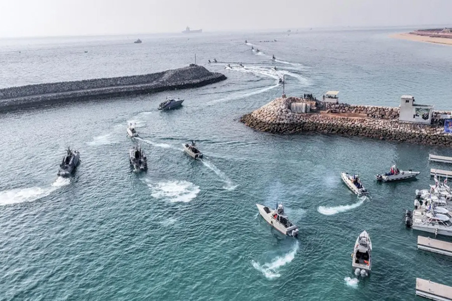 Situasi Memanas, Pasukan Iran dan Amerika Serikat Dilaporkan Terlibat Bentrokan di Selat Hormuz Situasi Memanas, Pasukan Iran dan Amerika Serikat Dilaporkan Terlibat Bentrokan di Selat Hormuz
