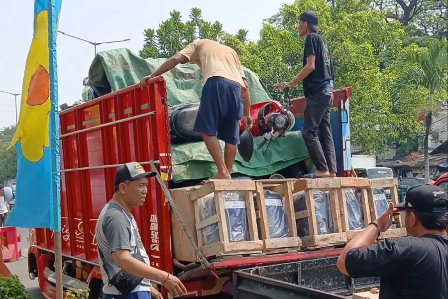 Truk Berisi 12 Motor Diduga Hasil Curian Digagalkan Polisi sebelum Dikirim ke Sumatra Truk Berisi 12 Motor Diduga Hasil Curian Digagalkan Polisi sebelum Dikirim ke Sumatra