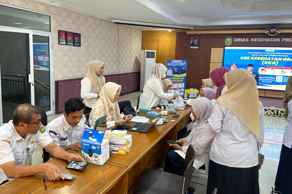 HUT ke-69 Riau, Puluhan Ribu Pegawai Pemprov Ikuti Program Cek Kesehatan Gratis HUT ke-69 Riau, Puluhan Ribu Pegawai Pemprov Ikuti Program Cek Kesehatan Gratis