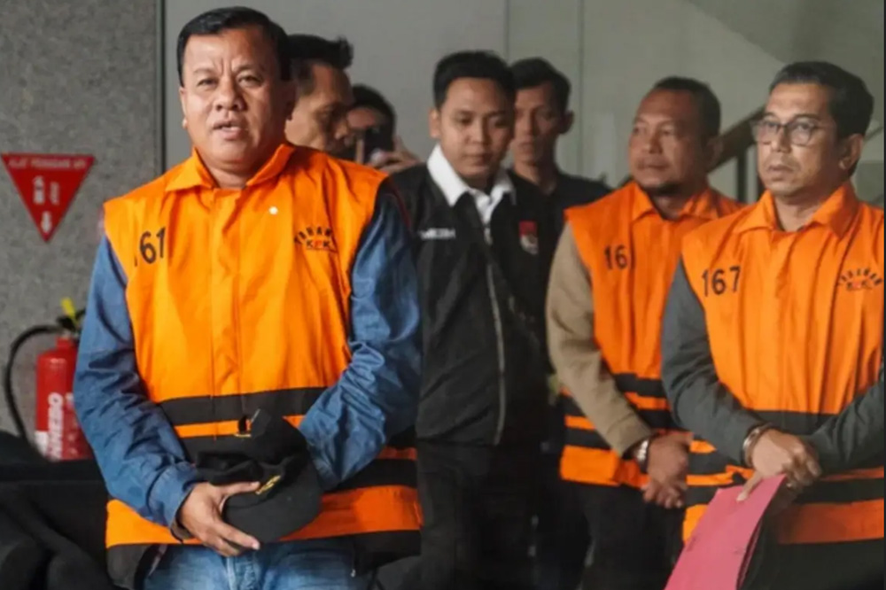 KPK Nyatakan Laporan Amplop Raja Juli Antoni Selesai, Penyidikan Kasus Bupati Kuansing Tetap Berjalan KPK Nyatakan Laporan Amplop Raja Juli Antoni Selesai, Penyidikan Kasus Bupati Kuansing Tetap Berjalan