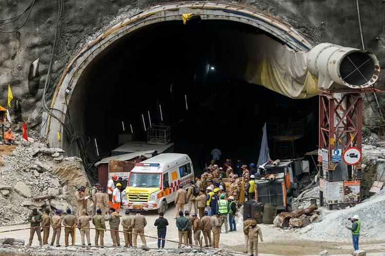 Terowongan Proyek PLTA di India Ambruk, 9 Orang Tewas dan Belasan Pekerja Masih Terjebak Terowongan Proyek PLTA di India Ambruk, 9 Orang Tewas dan Belasan Pekerja Masih Terjebak