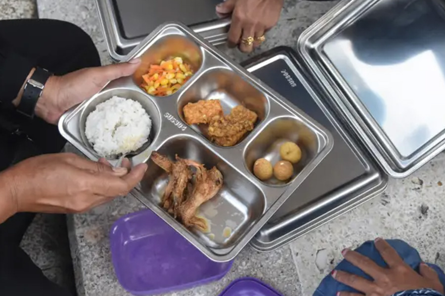 Belasan Siswa SDN Kauman 1 Malang Diduga Mengalami Keracunan Setelah Konsumsi Menu MBG, Sampel Makanan Diuji Belasan Siswa SDN Kauman 1 Malang Diduga Mengalami Keracunan Setelah Konsumsi Menu MBG, Sampel Makanan Diuji