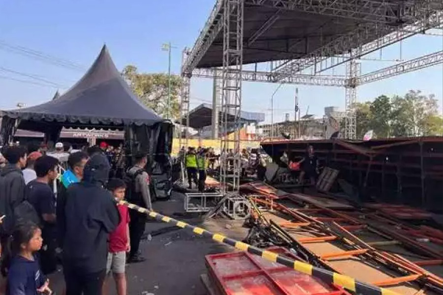 Tragedi Tribun VIP Kejurnas Drift Purwokerto, 90 Penonton Jadi Korban dan Polisi Mulai Investigasi Tragedi Tribun VIP Kejurnas Drift Purwokerto, 90 Penonton Jadi Korban dan Polisi Mulai Investigasi