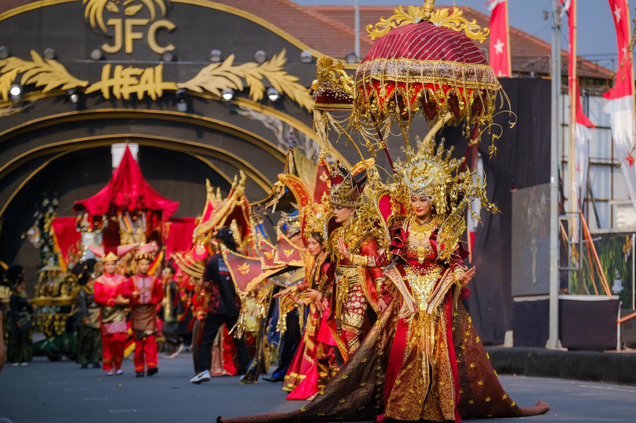 Menpar Nilai JFC 2026 Perkuat Pariwisata Seni Jember Berkelas Internasional