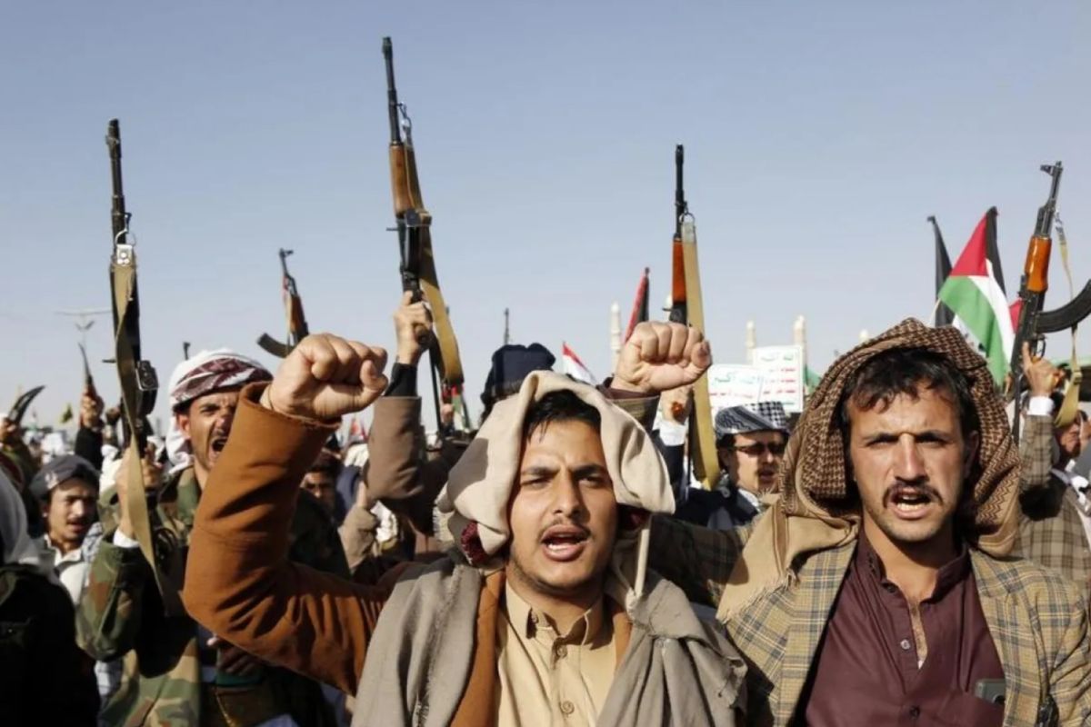 Serangan Rudal dan Drone Houthi Tewaskan 17 Personel Militer Yaman Serangan Rudal dan Drone Houthi Tewaskan 17 Personel Militer Yaman