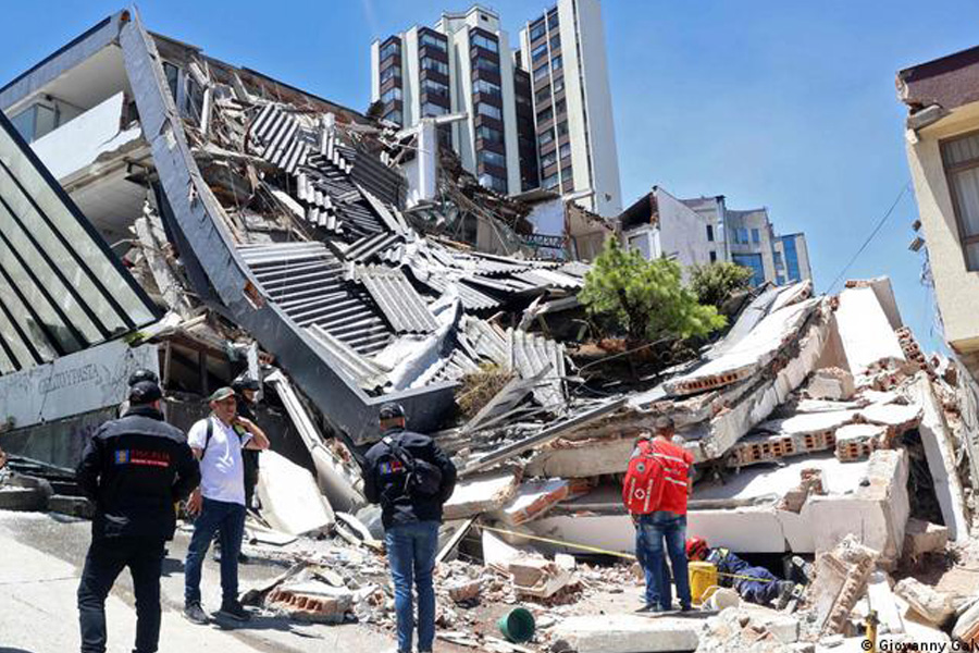 Gempa M7,4 Guncang Kolombia, Sedikitnya 20 Orang Meninggal Dunia Gempa M7,4 Guncang Kolombia, Sedikitnya 20 Orang Meninggal Dunia