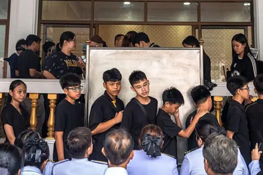 Polisi Ungkap Remaja 14 Tahun Pelaku Penembakan Sekolah Thailand Belajar dari Media Sosial Polisi Ungkap Remaja 14 Tahun Pelaku Penembakan Sekolah Thailand Belajar dari Media Sosial