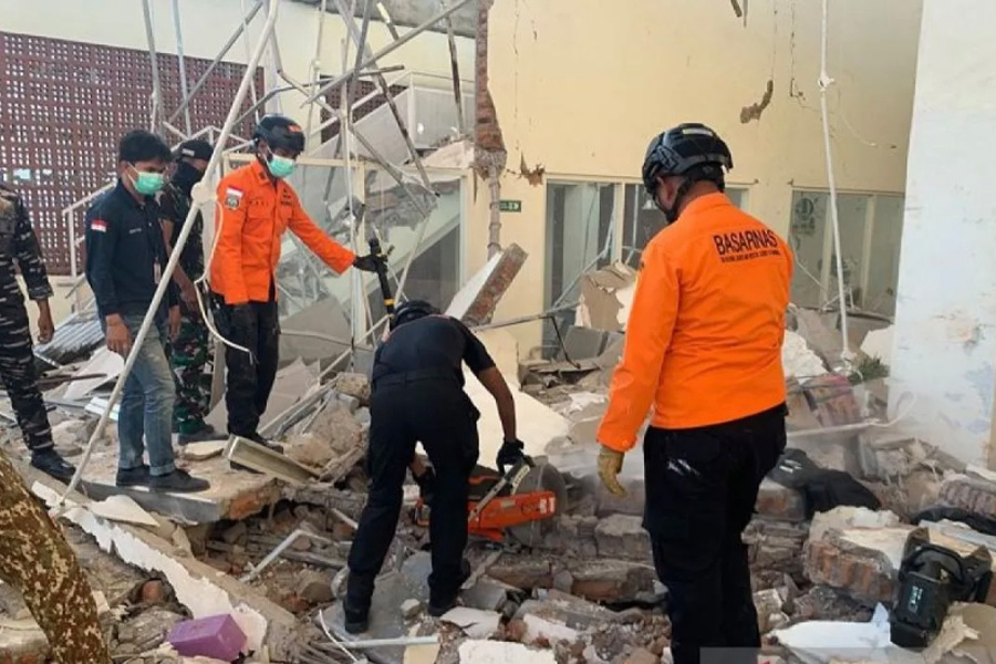 BMKG Ungkap Penyebab Gempa M7,7 yang Guncang NTT dan Picu Tsunami BMKG Ungkap Penyebab Gempa M7,7 yang Guncang NTT dan Picu Tsunami