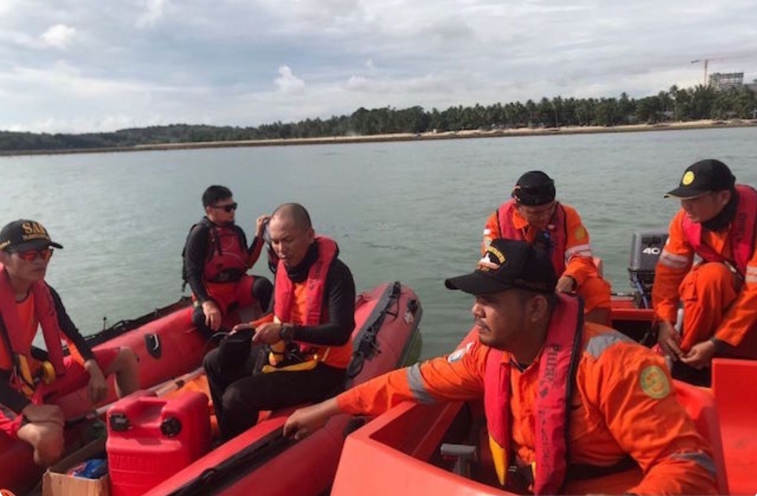 Kapal Pengangkut PMI Terbalik di Rupat, Tiga Orang Belum Ditemukan Kapal Pengangkut PMI Terbalik di Rupat, Tiga Orang Belum Ditemukan