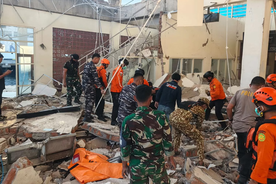 Gempa M7,7 di NTT: BNPB Laporkan 47 Korban Jiwa Gempa M7,7 di NTT: BNPB Laporkan 47 Korban Jiwa