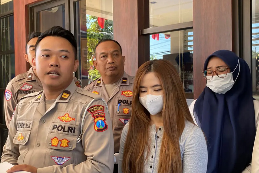 Pengemudi Outlander Jadi Tersangka Usai Kecelakaan Maut di Surabaya Pengemudi Outlander Jadi Tersangka Usai Kecelakaan Maut di Surabaya