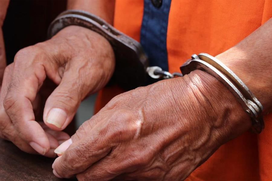 Ngaku Bisa Gandakan Uang, Pria di Serang Tipu Korban Rp77 Juta, Isi Koper Ternyata Teh Ngaku Bisa Gandakan Uang, Pria di Serang Tipu Korban Rp77 Juta, Isi Koper Ternyata Teh