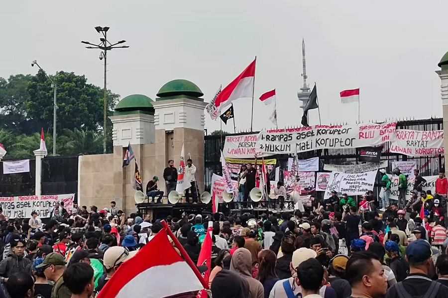 Ricuh Demo 27 Agustus di Jakarta, 322 Orang Diamankan Polisi