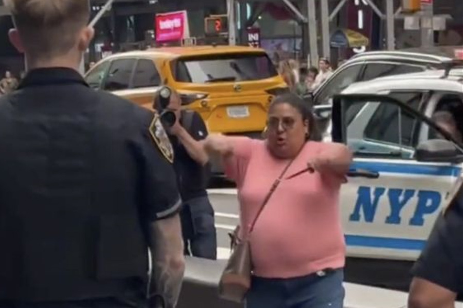 Penusukan di Times Square New York, Satu Korban dan Pelaku Tewas Penusukan di Times Square New York, Satu Korban dan Pelaku Tewas