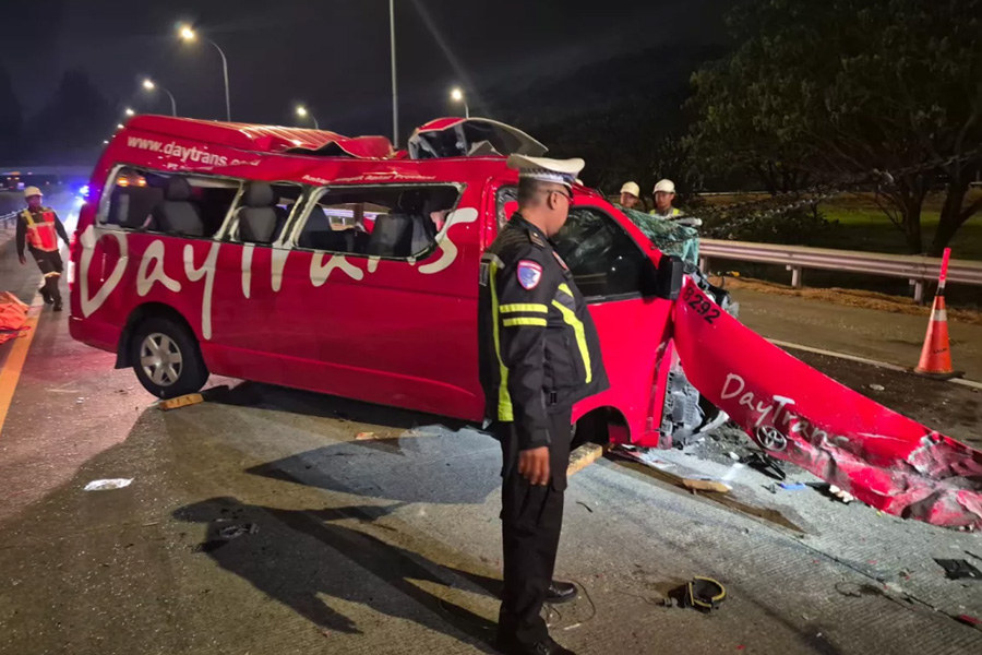 Kecelakaan Maut di Tol Jombang-Mojokerto, Empat Penumpang Hiace Tewas