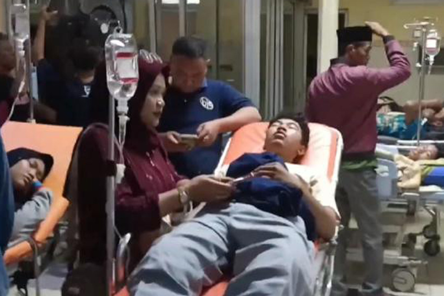 276 Korban Dugaan Keracunan MBG di Batang Masih Dirawat, Puluhan Pasien Ditangani di Lorong RS 276 Korban Dugaan Keracunan MBG di Batang Masih Dirawat, Puluhan Pasien Ditangani di Lorong RS