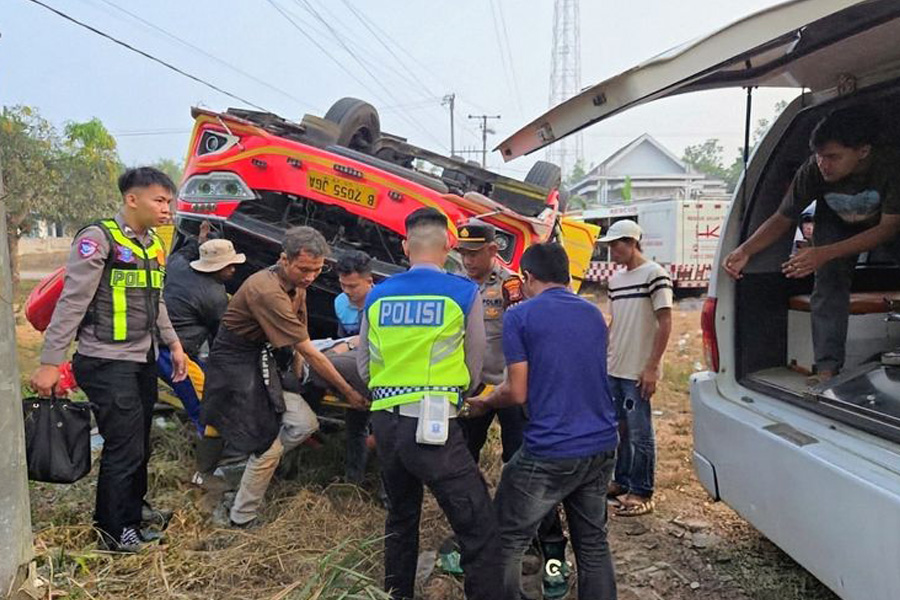 Bus Terguling di Mesuji Lampung, 3 Penumpang Tewas dan 25 Luka-Luka Bus Terguling di Mesuji Lampung, 3 Penumpang Tewas dan 25 Luka-Luka