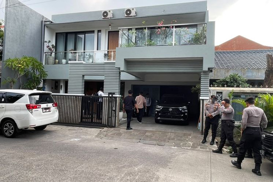 KPK Geledah Tiga Rumah di Madiun, Telusuri Dugaan TPPU Maidi KPK Geledah Tiga Rumah di Madiun, Telusuri Dugaan TPPU Maidi