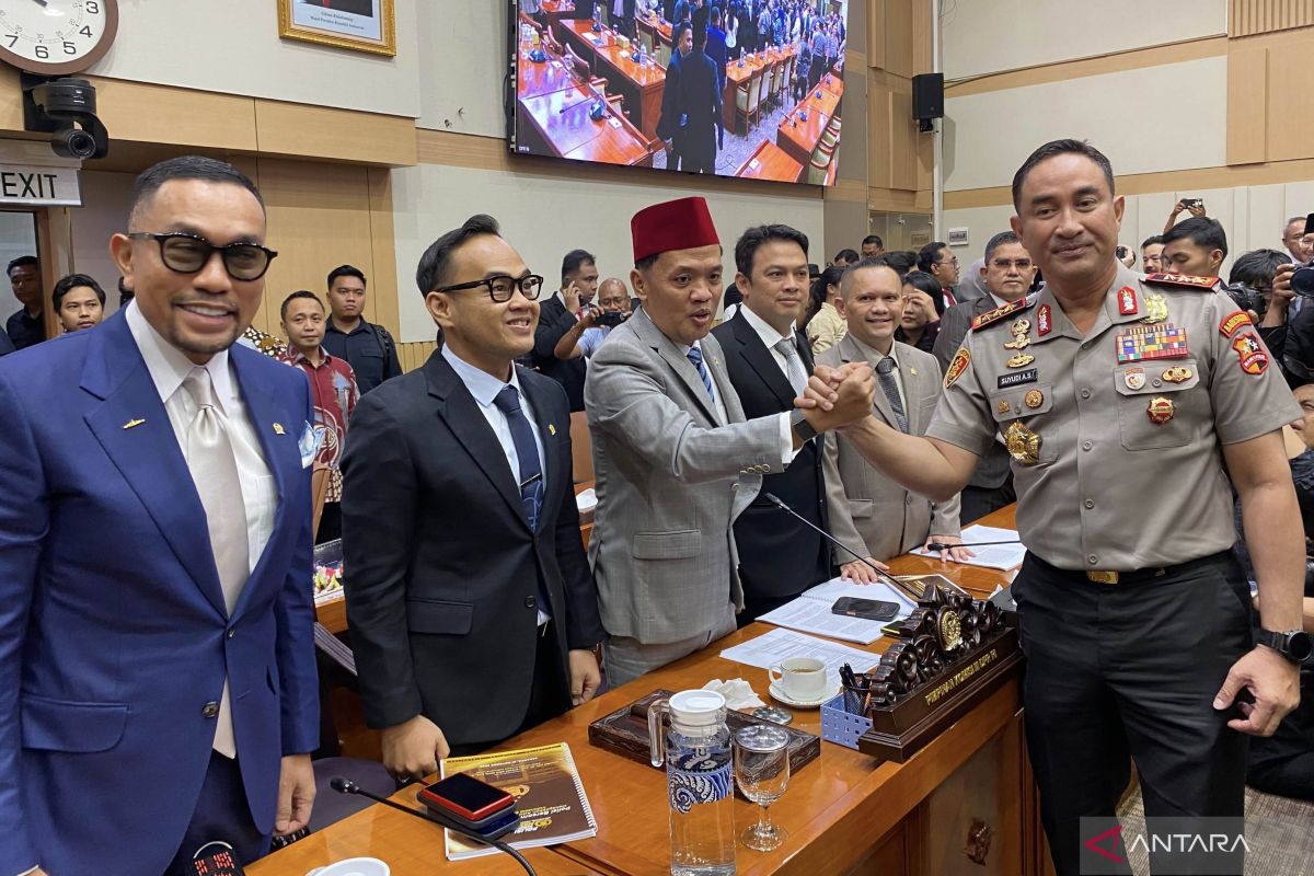 Komisi III DPR Setujui Komjen Suyudi Ario Seto sebagai Kapolri Komisi III DPR Setujui Komjen Suyudi Ario Seto sebagai Kapolri