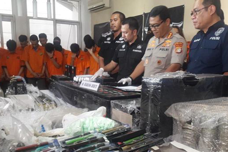 Polisi Bongkar Tiga Klandestin Produksi Vape Etomidate Senilai Rp145 Miliar Polisi Bongkar Tiga Klandestin Produksi Vape Etomidate Senilai Rp145 Miliar