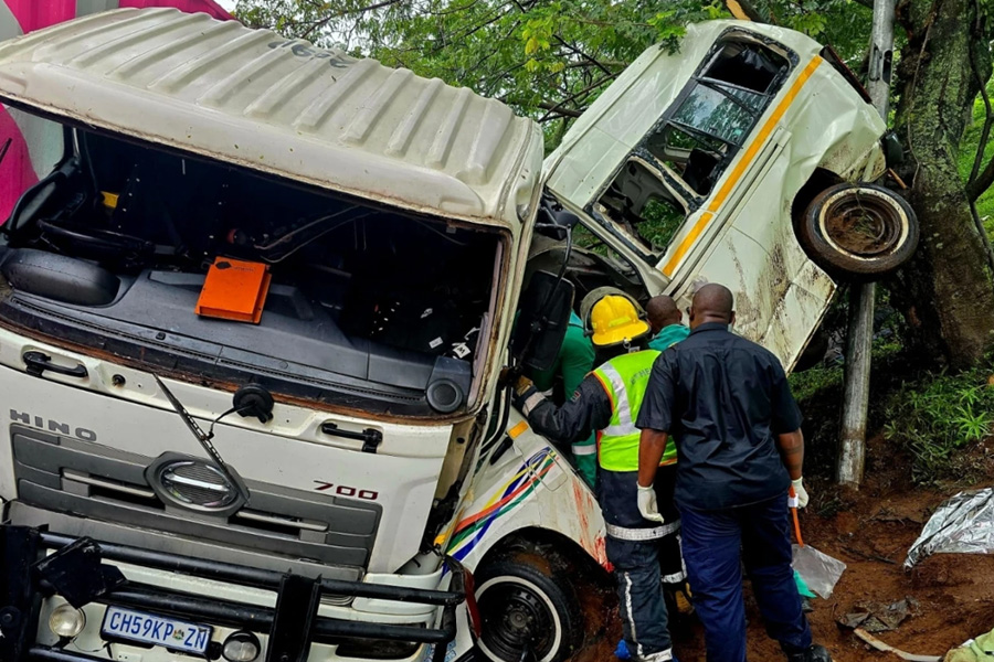 Kecelakaan di Kenya Tewaskan 17 Peziarah, Minibus Bertabrakan dengan Truk Kecelakaan di Kenya Tewaskan 17 Peziarah, Minibus Bertabrakan dengan Truk
