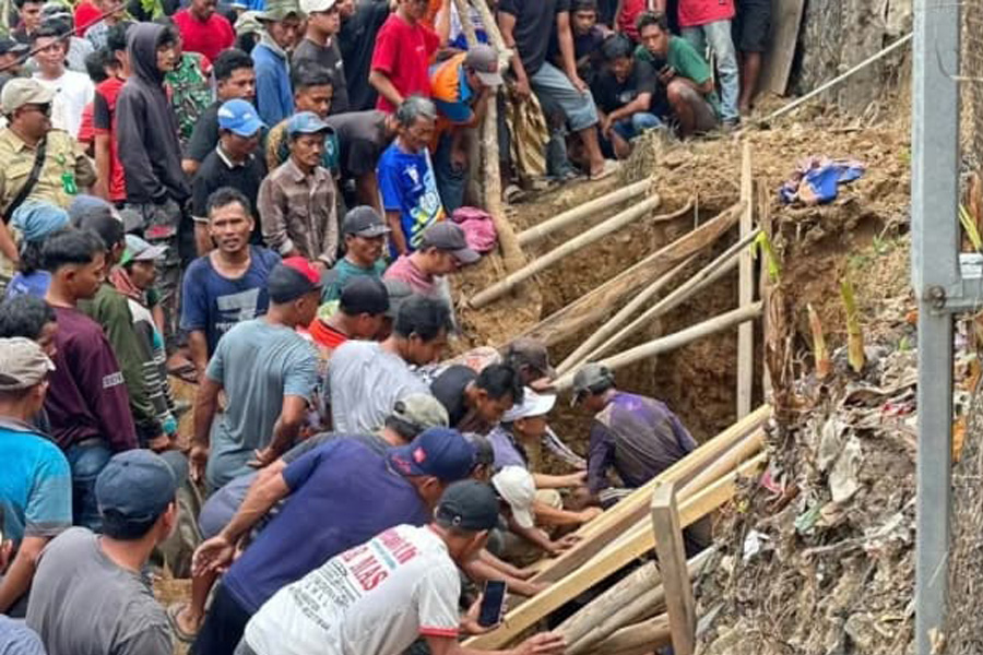Longsor Galian Pondasi di Pekalongan Tewaskan Dua Pekerja, BNPB Lakukan Asesmen Longsor Galian Pondasi di Pekalongan Tewaskan Dua Pekerja, BNPB Lakukan Asesmen