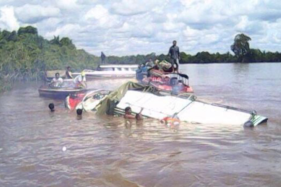 Kapal Terbalik di Sungai Gangga, 13 Anak Dilaporkan Meninggal Dunia Kapal Terbalik di Sungai Gangga, 13 Anak Dilaporkan Meninggal Dunia