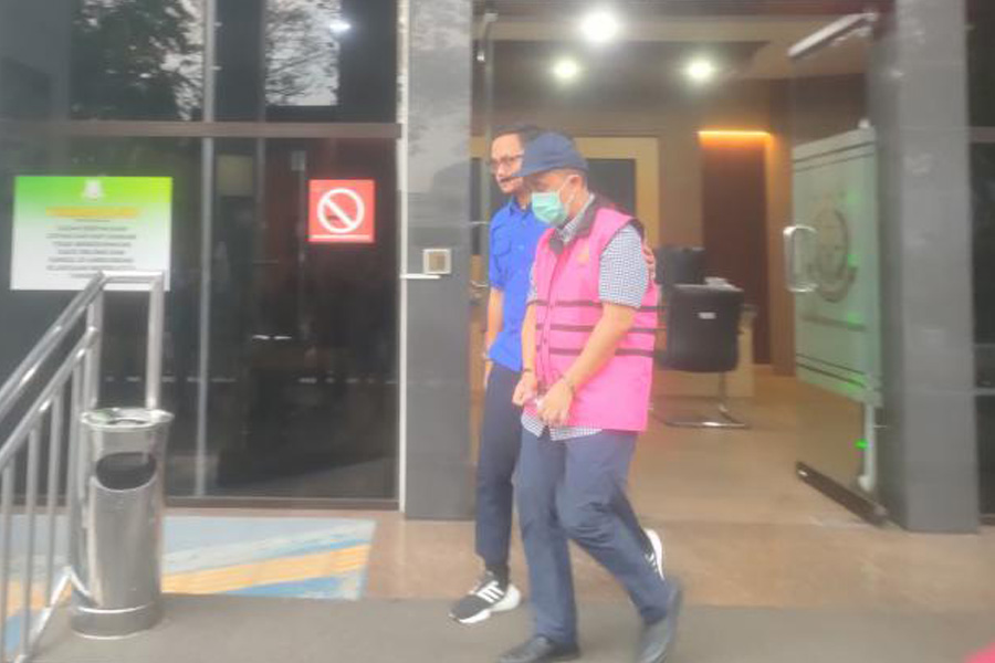 Eks Dirut Angkasa Pura Kargo Terseret Kasus Korupsi Pesawat Fiktif, Negara Rugi Rp 4,94 Miliar Eks Dirut Angkasa Pura Kargo Terseret Kasus Korupsi Pesawat Fiktif, Negara Rugi Rp 4,94 Miliar