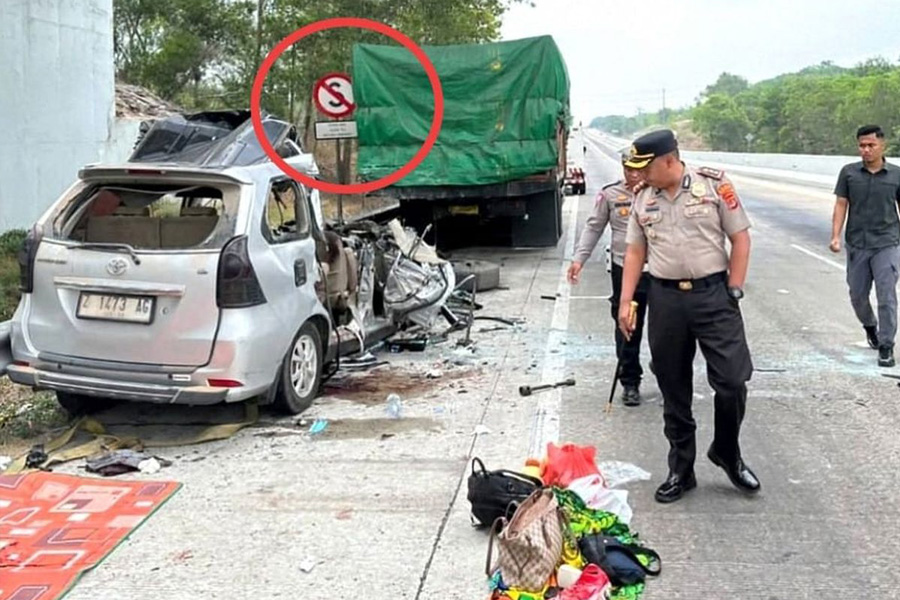 Kecelakaan Maut di Tol Lampung Tewaskan Enam Orang, Empat Korban Selamat Kecelakaan Maut di Tol Lampung Tewaskan Enam Orang, Empat Korban Selamat