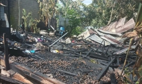 Ditinggal Sebentar Beli Santan, Rumah di Seberang Tembilahan Dilalap Api