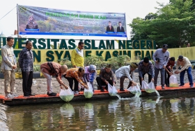 Peringati Hari Lingkungan Hidup Sedunia 2026, UIN Suska Riau Tebar Benih Ikan Bersama Kemenag RI