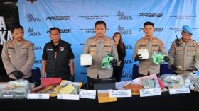 Polisi Bongkar Jaringan Sabu Sumatera-Jawa-Bali, Lima Pengedar Ditangkap dengan Barang Bukti 2,1 Kg
