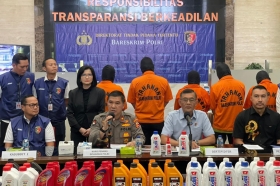 Polisi Bongkar Produksi Oli Palsu Berbahan Oli Bekas di Cengkareng