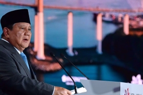 Prabowo Minta Warga Waspada Hadapi Erupsi Anak Krakatau