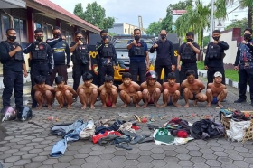 Polisi Bubarkan Bentrokan di Ujung Bori Makassar, Sejumlah Barang Berbahaya Diamankan