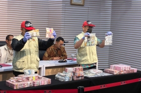 KPK Ungkap Dugaan Aliran Dana Bencana Rp30,98 Miliar untuk Pembelian Saham, Adik Eks Kepala BNPB Terseret