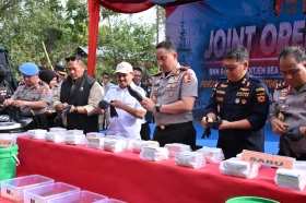 Polri Bongkar Laboratorium Sabu di Aceh, Barang Bukti Narkotika Capai 1,2 Ton